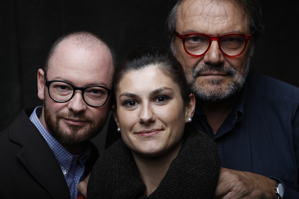 Ritratto di Oliviero Toscani con Luca Franceschini e Annalisa Curcu