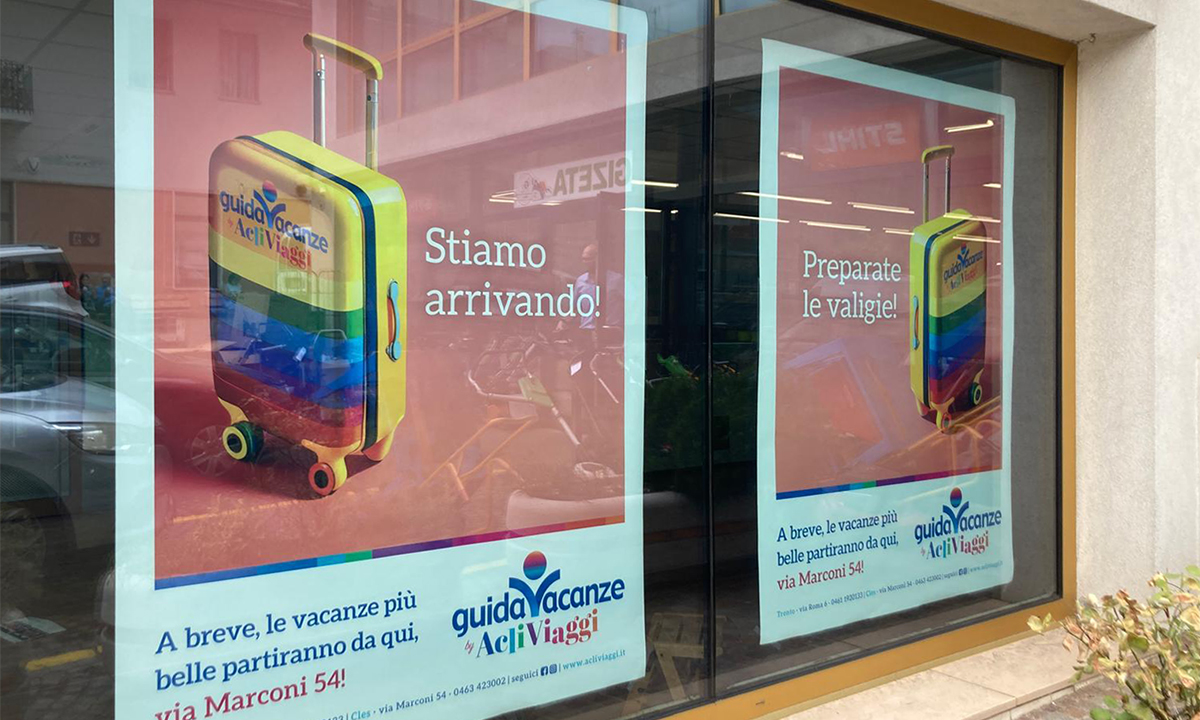AcliViaggi vetrine di Cles messaggio cambio sede